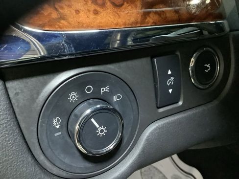 Used 2015 Lincoln MKS AWD w/ Equipment Group 101A image 25