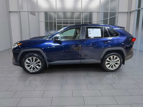 Used 2020 Toyota RAV4 XLE Premium AWD/4WD image 5
