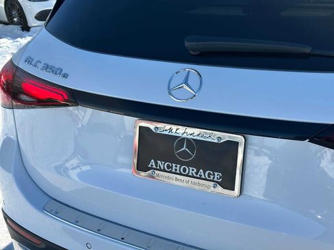 Used 2025 Mercedes-Benz GLC 350e 4MATIC image 13