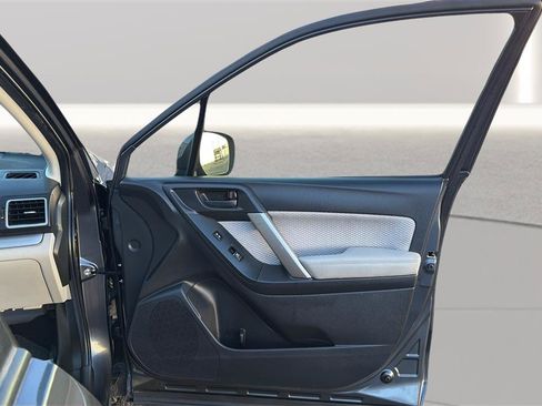 Used 2018 Subaru Forester 2.5i Premium w/ All-Weather Package AWD/4WD image 16