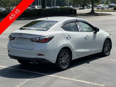 Used 2019 Toyota Yaris LE FWD image 4
