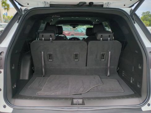Used 2023 Chevrolet Traverse RS FWD image 14