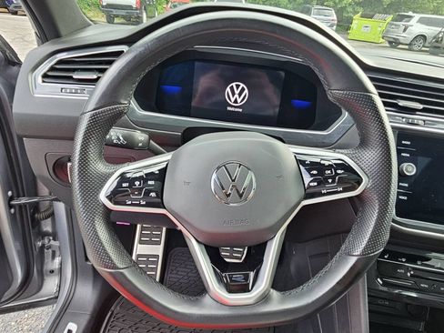 Used 2023 Volkswagen Tiguan SE R-Line FWD image 11