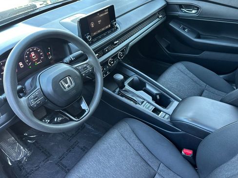 Used 2023 Honda Accord EX image 10