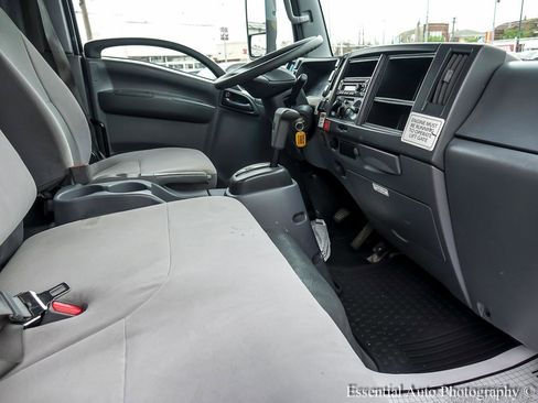 Used 2019 Isuzu NPR RWD image 19