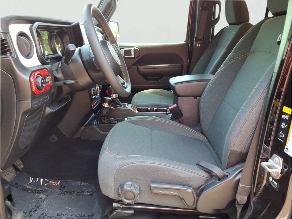 Used 2024 Jeep Gladiator Sport AWD/4WD image 18