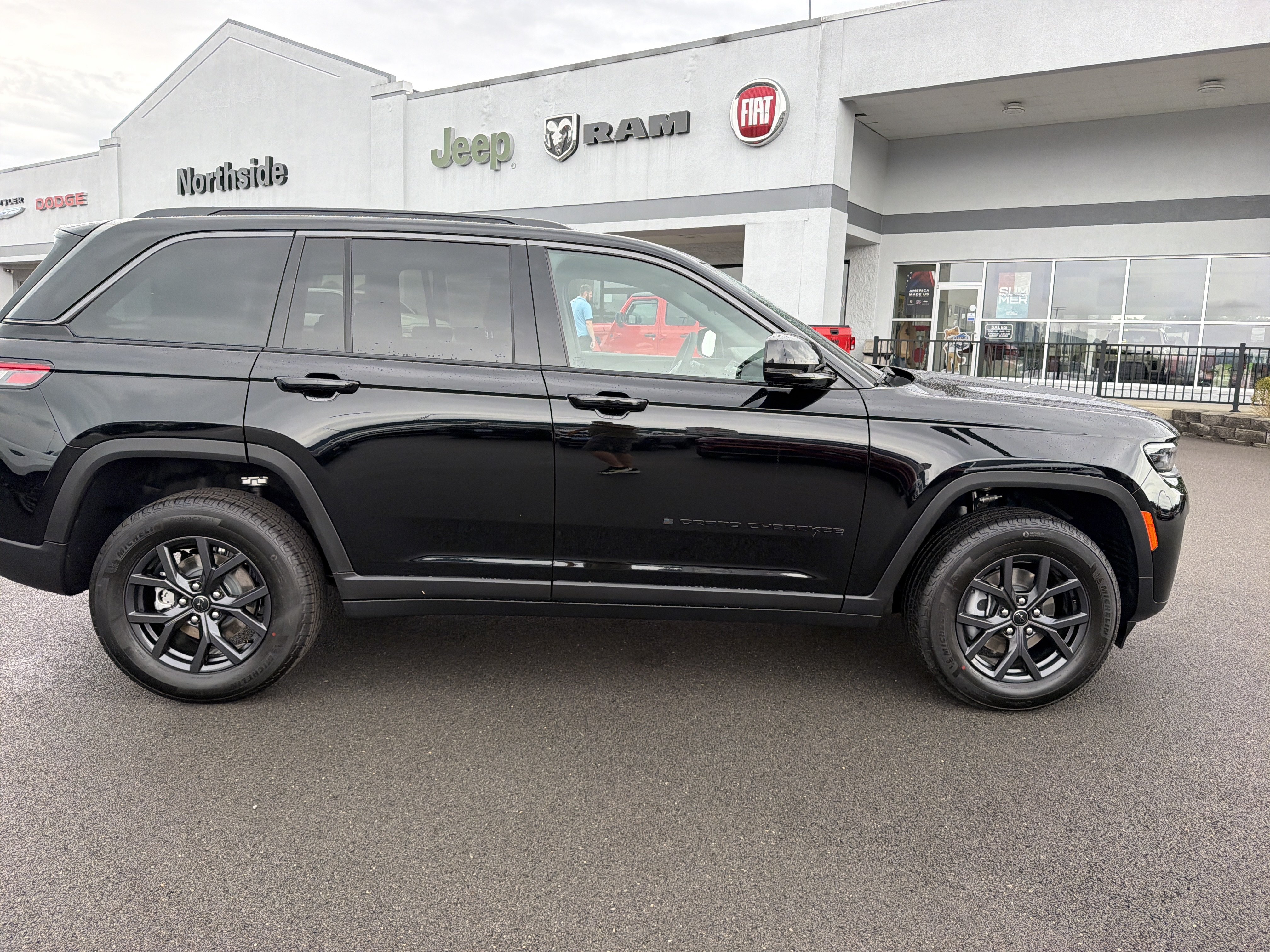 New 2027 Jeep Grand Cherokee 4WD image 5