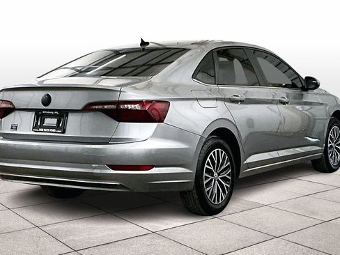 Used 2020 Volkswagen Jetta SE w/ SE Cold Weather Package image 11