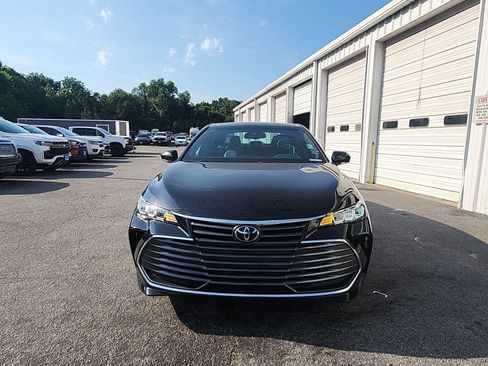 Used 2019 Toyota Avalon XLE w/ Moonroof Package FWD image 8