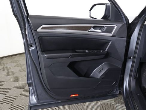 Used 2018 Volkswagen Atlas SE FWD image 24