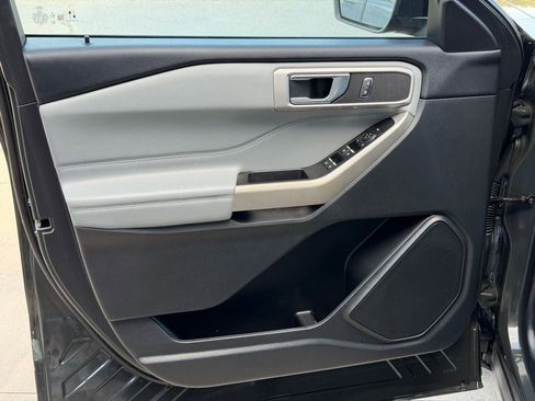 Used 2022 Ford Explorer XLT w/ Equipment Group 202A image 26