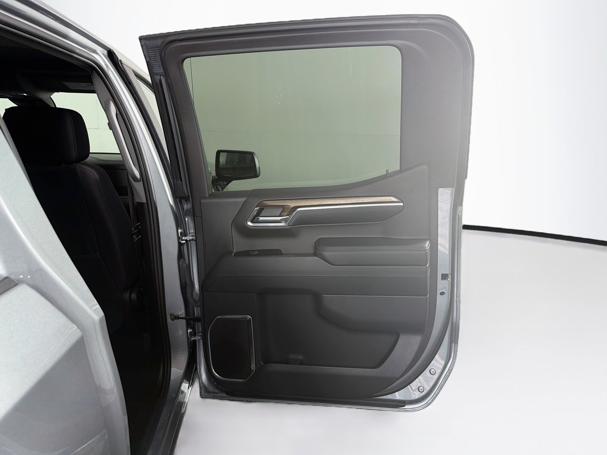 Used 2024 Chevrolet Silverado 1500 LT AWD/4WD image 30