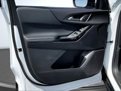 Used 2025 Chevrolet Equinox LT image 20