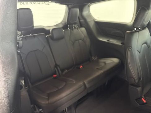 New 2027 Chrysler Pacifica Select AWD/4WD image 28