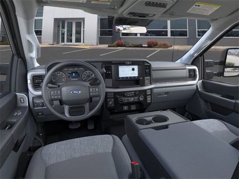 New 2025 Ford F250 XLT image 9