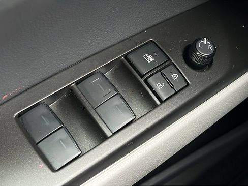 Used 2024 Toyota Camry SE w/ Cold Weather Package FWD image 18