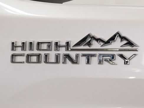 Used 2023 Chevrolet Silverado 2500 High Country w/ Safety Package II image 18