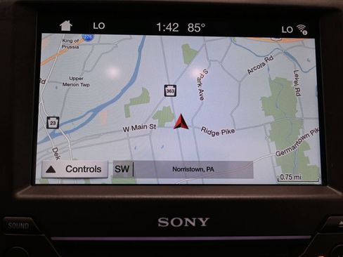 Used 2018 Ford Fusion Energi Titanium FWD image 16