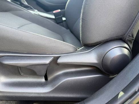 Used 2022 Toyota Corolla LE image 16