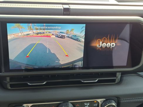 Used 2024 Jeep Wrangler Unlimited Sahara AWD/4WD image 24