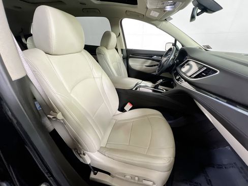 Used 2019 Buick Enclave Essence image 30