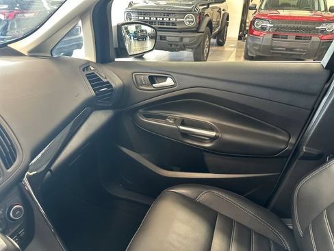 Used 2018 Ford C-MAX Titanium w/ Equipment Group 301A FWD image 25