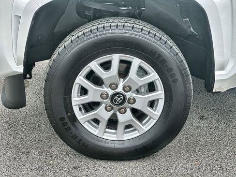 Used 2024 Toyota Tacoma SR5 image 33