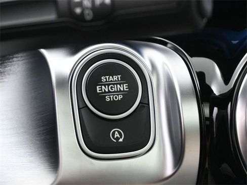 New 2025 Mercedes-Benz GLB 250 image 7