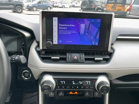 Used 2023 Toyota RAV4 XLE Premium image 29