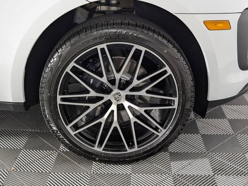 New 2026 Porsche Macan image 14