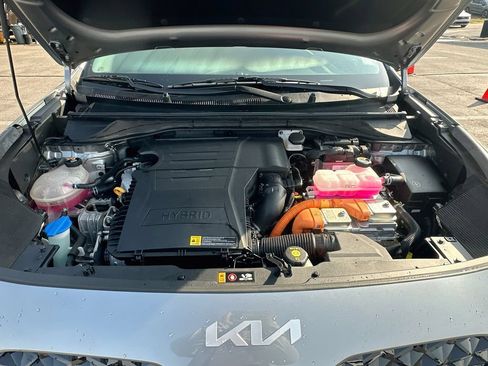 Certified 2022 Kia Niro LXS FWD image 27