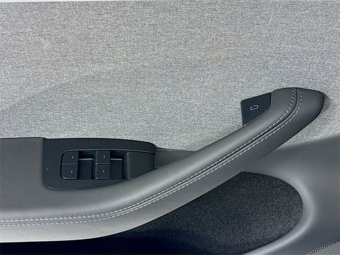 Used 2025 Tesla Model 3 Long Range image 11