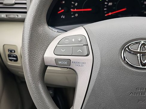 Used 2009 Toyota Camry LE FWD image 19