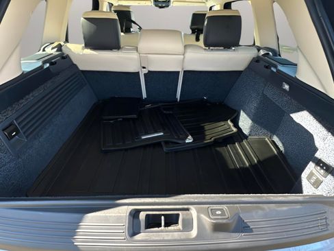 Used 2021 Land Rover Range Rover Westminster Edition image 16
