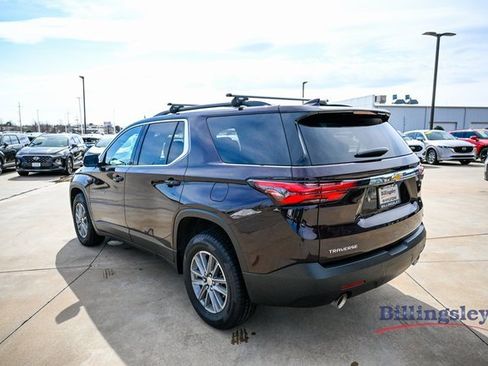 Used 2023 Chevrolet Traverse LT image 3