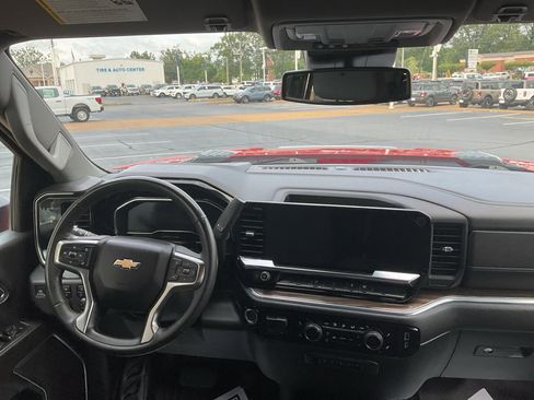 Used 2024 Chevrolet Silverado 3500 LT w/ Convenience Package AWD/4WD image 19