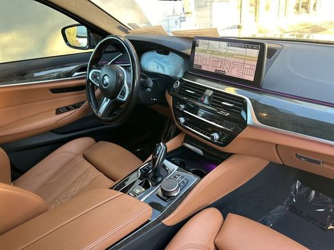 Used 2023 BMW 540i w/ M Sport Package image 23