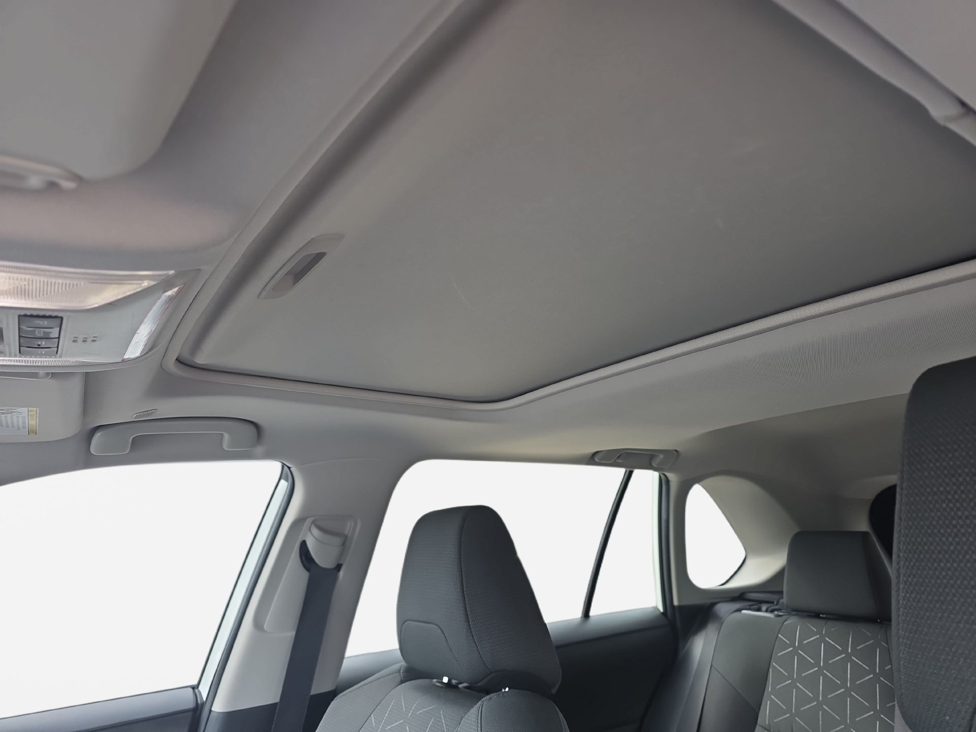 Used 2023 Toyota RAV4 XLE w/ Convenience Package FWD image 29