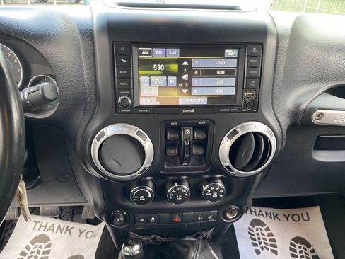 Used 2013 Jeep Wrangler Unlimited Rubicon w/ Connectivity Group image 28