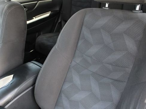 Used 2015 Nissan Rogue SV FWD image 5