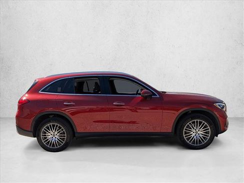 Used 2023 Mercedes-Benz GLC 300 image 4