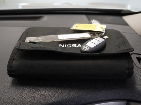Used 2015 Nissan Rogue SV AWD/4WD image 39