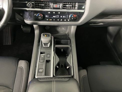 Used 2024 Nissan Pathfinder SV w/ Black Appearance Package image 16