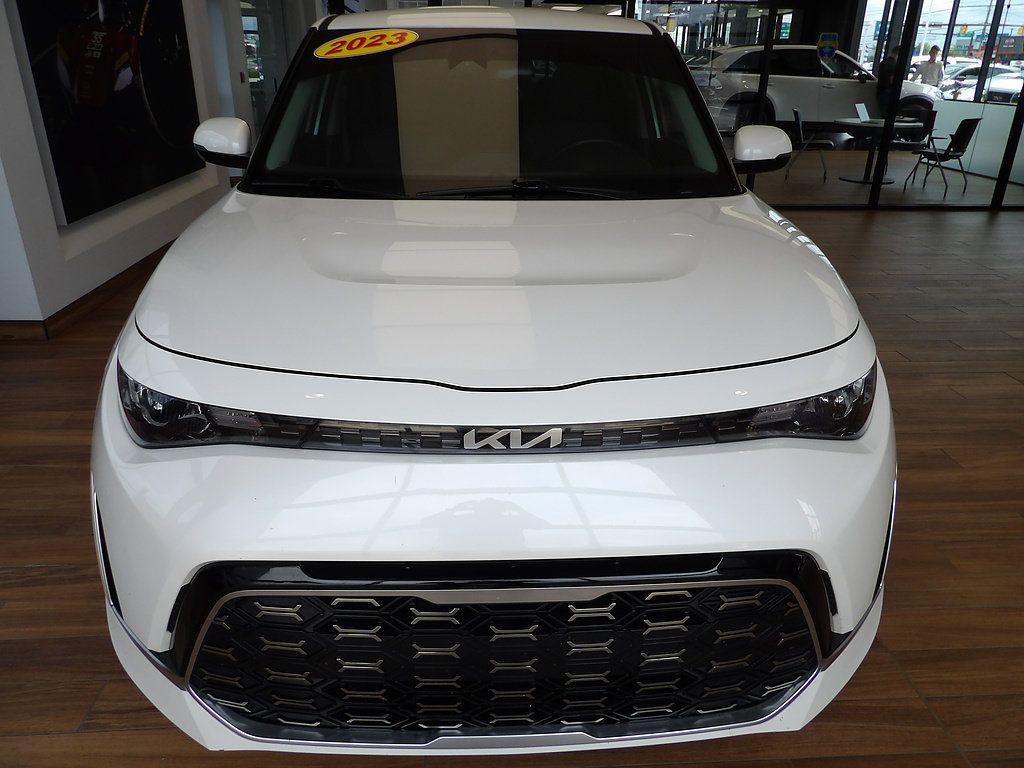 Used 2023 Kia Soul GT-Line FWD image 2