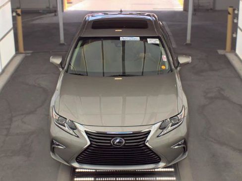 Used 2018 Lexus ES 350 w/ Navigation System Package FWD image 2