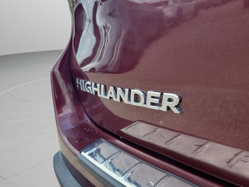 Used 2016 Toyota Highlander XLE FWD image 35