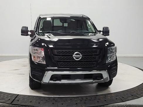 Used 2020 Nissan Titan SV w/ SV Convenience Package RWD image 2