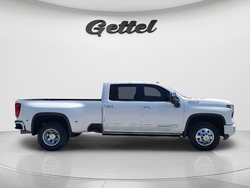 Certified 2024 Chevrolet Silverado 3500 High Country w/ High Country Premium Package AWD/4WD image 4