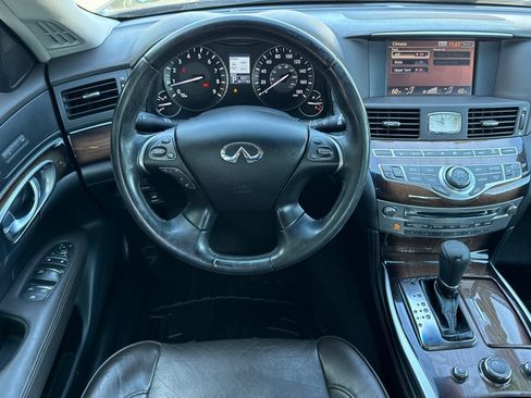 Used 2011 INFINITI M37 w/ Deluxe Touring Pkg RWD image 5