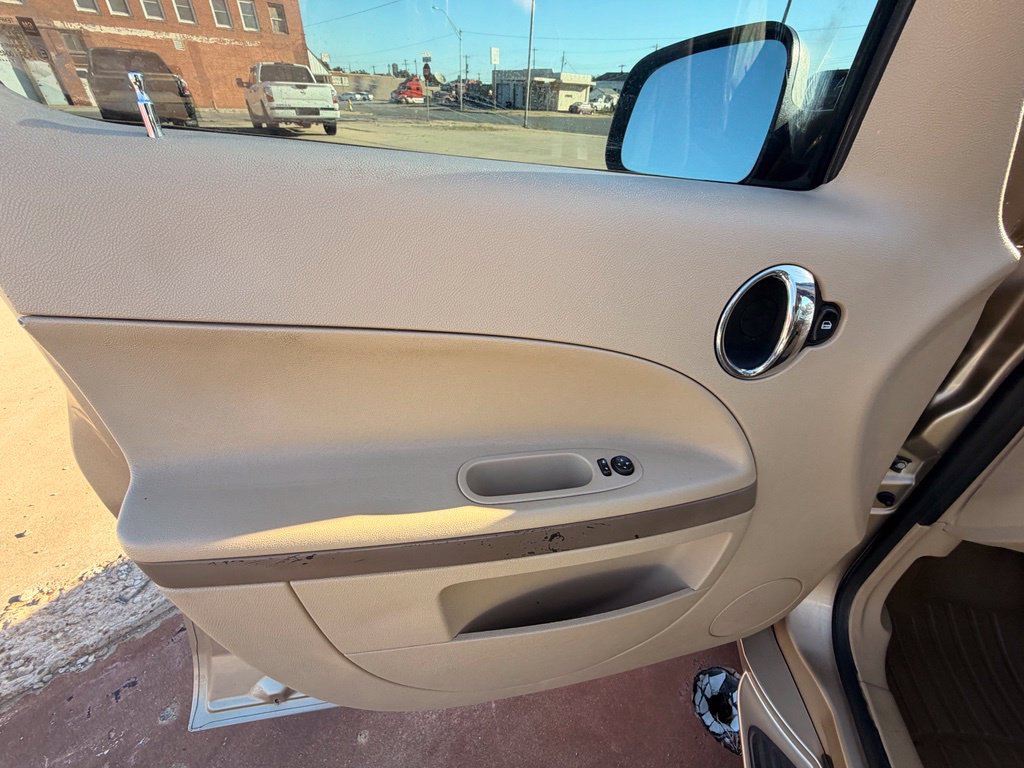 Used 2008 Chevrolet HHR LT w/ LT Preferred Equipment Group FWD image 15